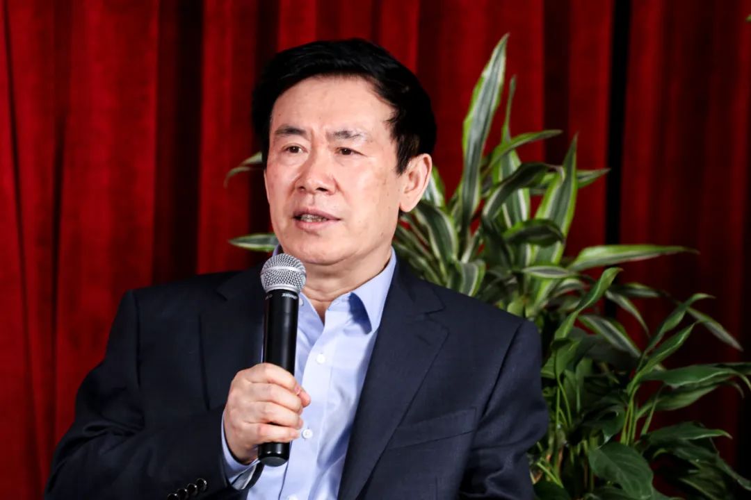 ��쿣�ɽ��ʡ��ϼ���ˡ���˲�Ʊƽ̨��¼��ڸ���ϯ��1975 �꿪ʼ������Ʒ��2020 ����桶����ļ���50 ������Ʒ���� 40 �������֡����г�ƪС˵���Ŵ���������Ԣ�ԡ�����⬸衷����ʡ�顷�����ڸ�ԭ������ҩʦ������Լ����ʷ�������塷��ȥ������ҡ��� 23 ��������ʫѧר���ಿ��ʫ���ͳ�ʫʮ�ಿ����Ʒ�񡰰�����������й���ѧͼ�顱�������绪��С˵�����ǿ����é����ѧ�����й��������������л���������ｱ����˲�Ʊ���漯���ر𽱡��Ϸ���ý�ܳ����ҽ���������ѧ�����й���ʫ�ر𽱵ȡ�